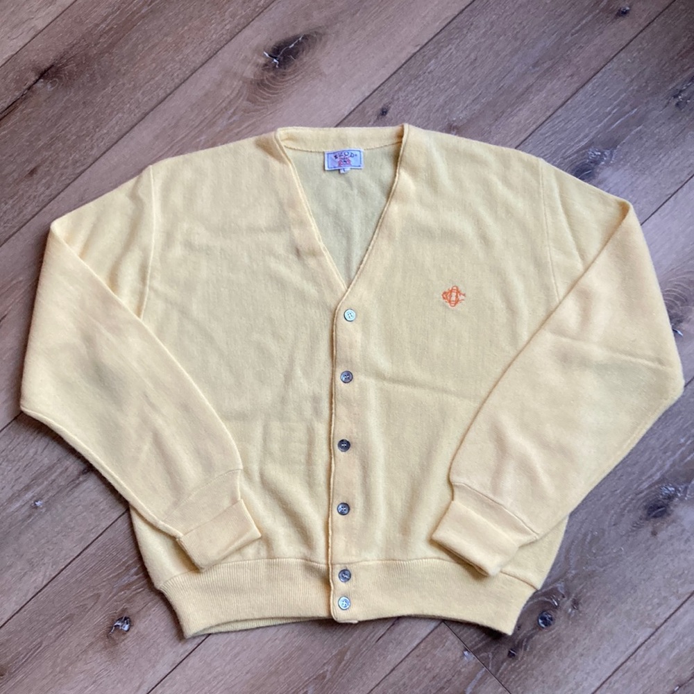 Vintage IZOD Cardigan Sweater Mens Large Yellow Acrylic Knit Crest USA 9…
